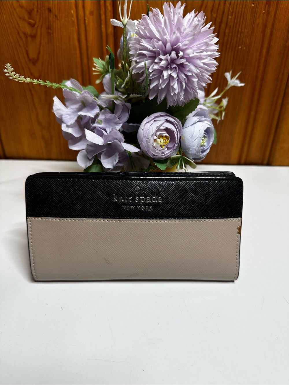 kate spade Black and Beige Two-Tone Saffiano Wallet